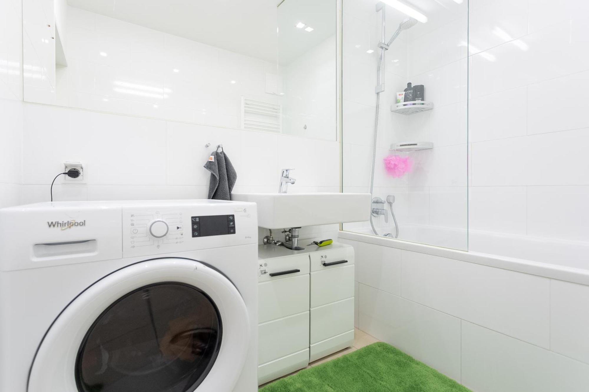 Private Room With Ac- Microwave, Personal Fridge & Metro Access - 7 Min To Center Vienna Luaran gambar