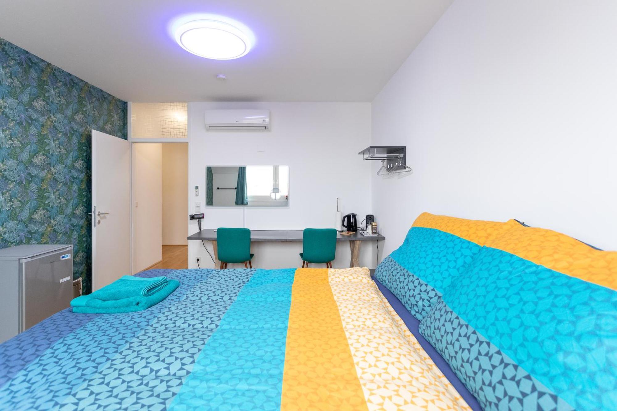 Private Room With Ac- Microwave, Personal Fridge & Metro Access - 7 Min To Center Vienna Luaran gambar
